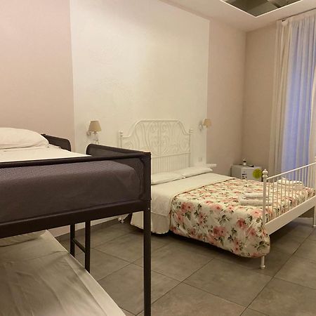 Beb La Gemma Bed & Breakfast Napoli Bagian luar foto