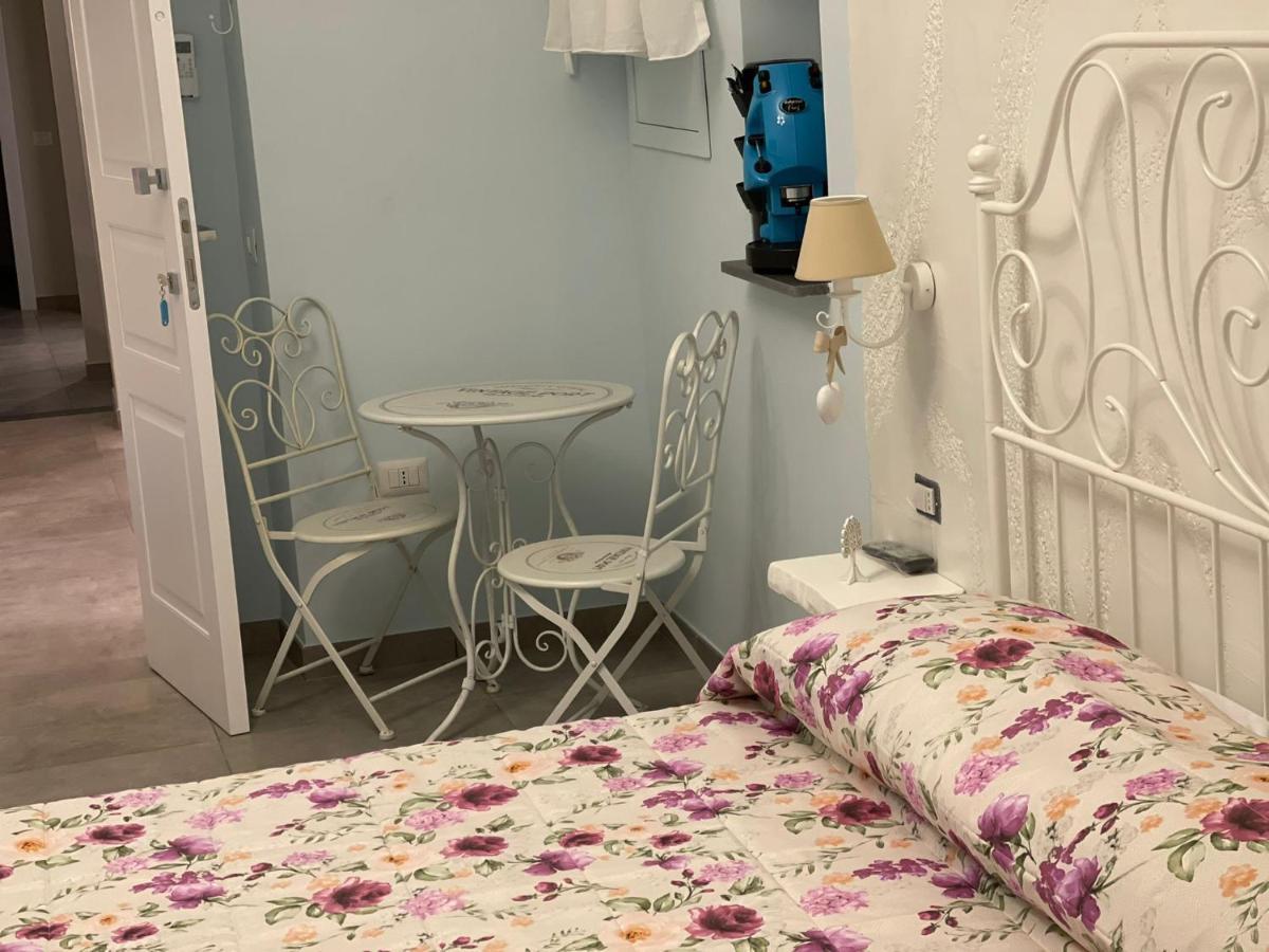 Beb La Gemma Bed & Breakfast Napoli Bagian luar foto
