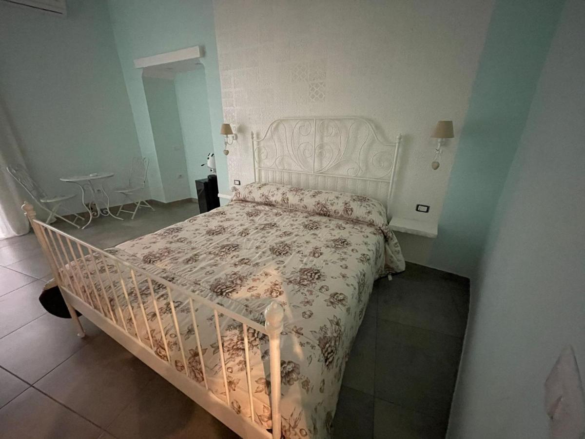 Beb La Gemma Bed & Breakfast Napoli Bagian luar foto