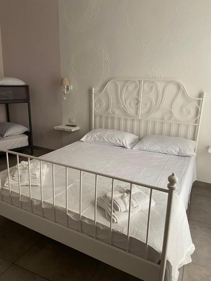 Beb La Gemma Bed & Breakfast Napoli Bagian luar foto