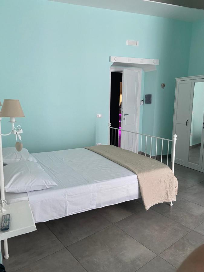 Beb La Gemma Bed & Breakfast Napoli Bagian luar foto