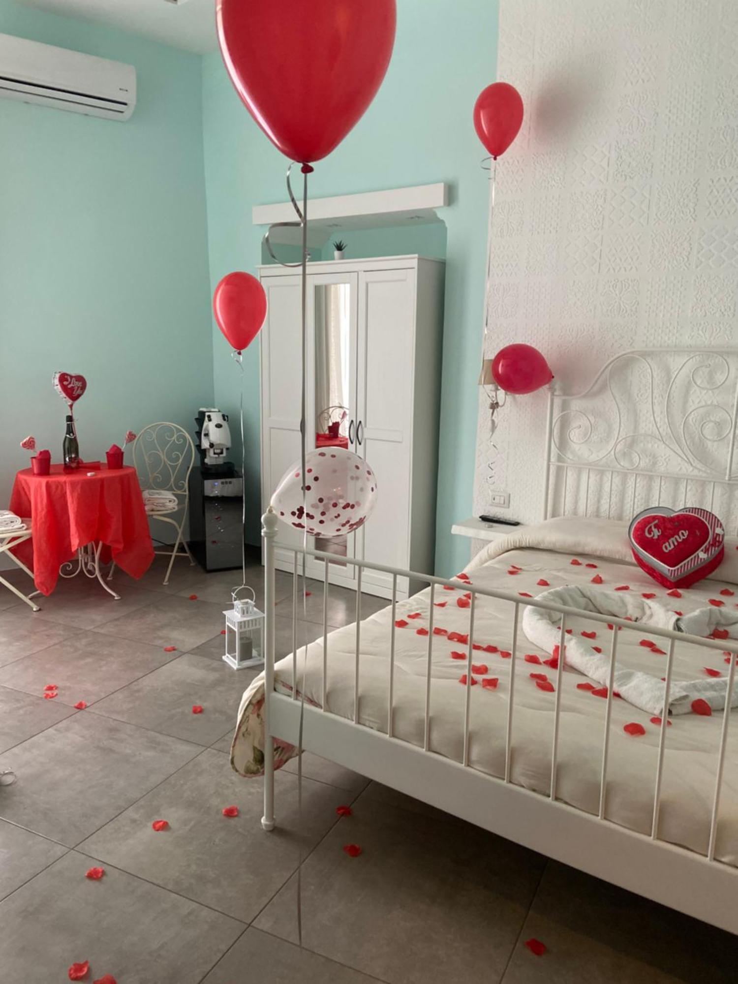 Beb La Gemma Bed & Breakfast Napoli Bagian luar foto