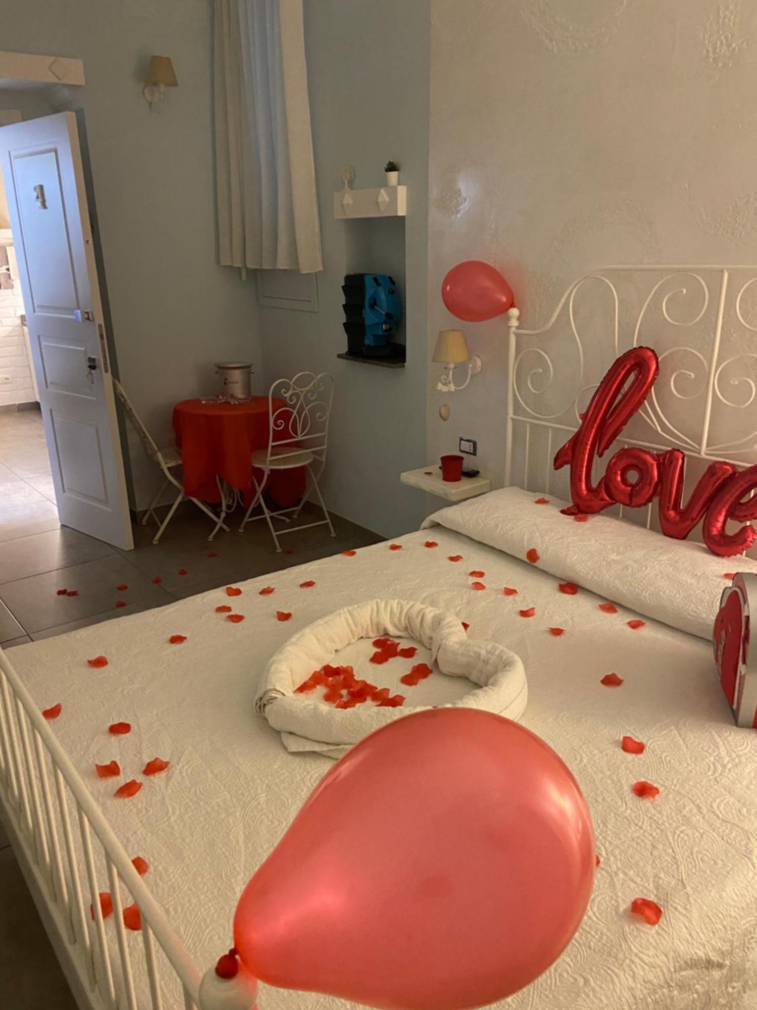Beb La Gemma Bed & Breakfast Napoli Bagian luar foto