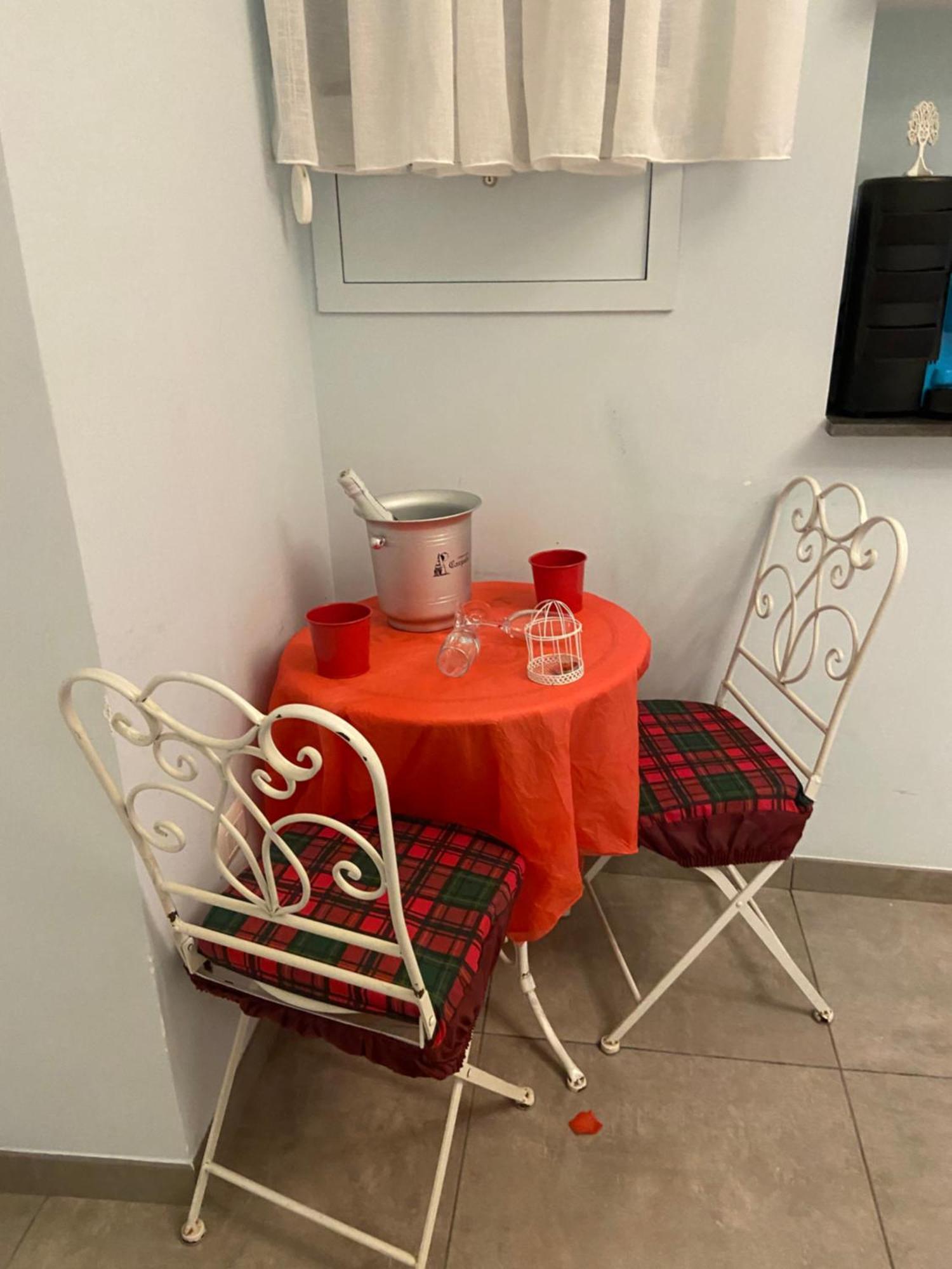 Beb La Gemma Bed & Breakfast Napoli Bagian luar foto