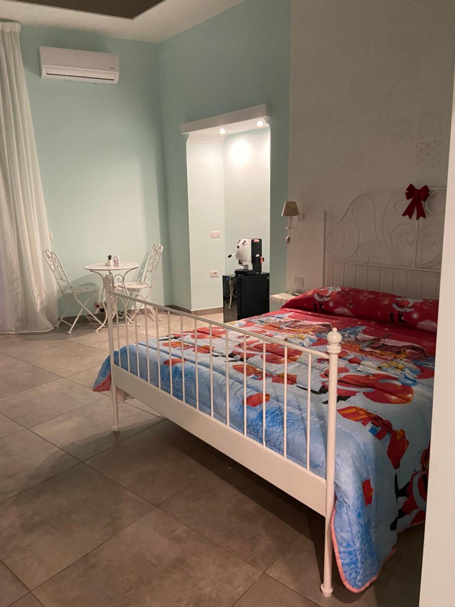 Beb La Gemma Bed & Breakfast Napoli Bagian luar foto