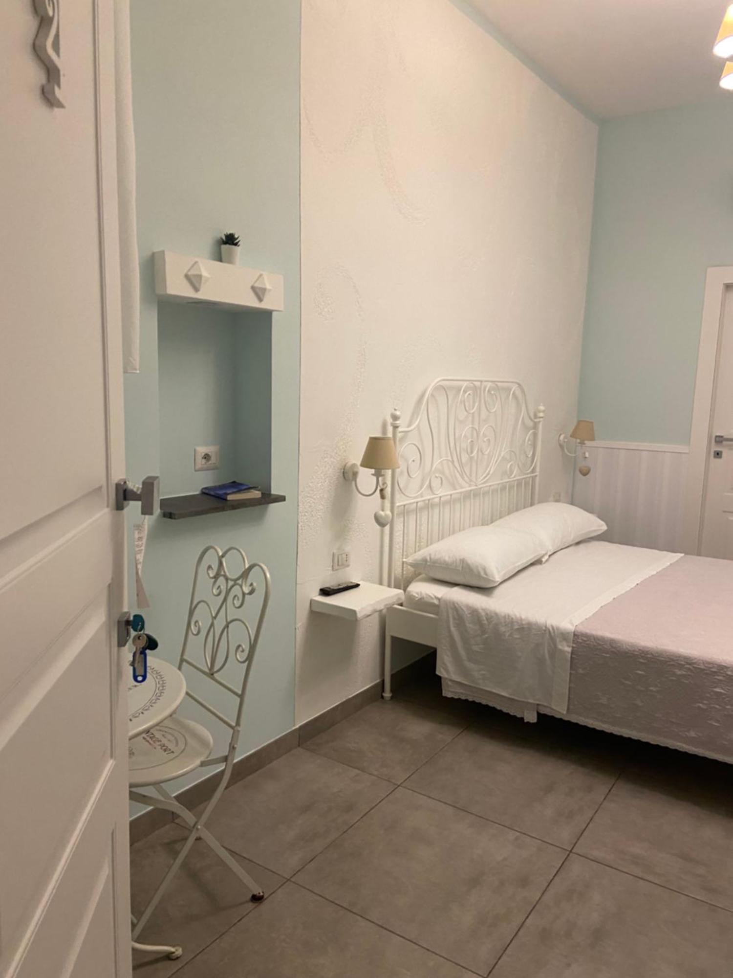 Beb La Gemma Bed & Breakfast Napoli Bagian luar foto